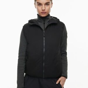 Aritzia TNA Pillow Puff Vest